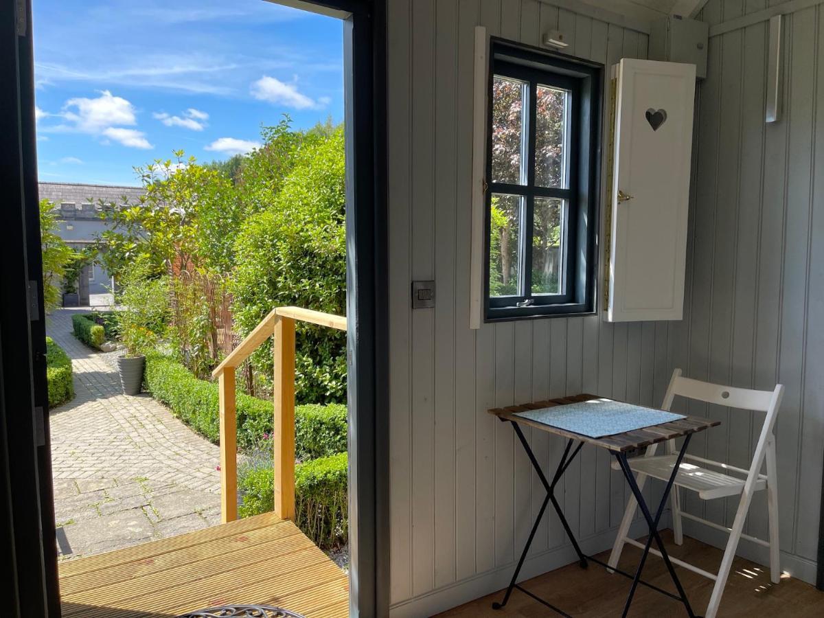 Lilac Hut Shepherds Hut Килкенни Экстерьер фото